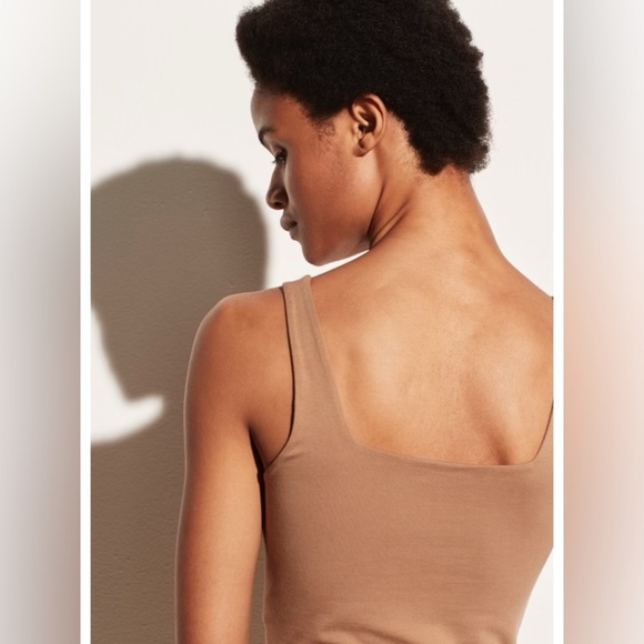 Vince SQUARE NK STRECTH TANK Camel - Picture 2 of 9